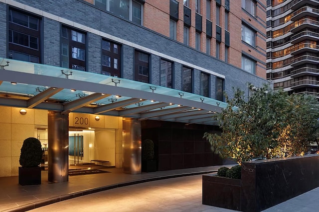 200 E 62nd St Unit 23D, New York City, NY 10065 - view of building exterior
