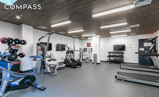 exercise room featuring visible vents
