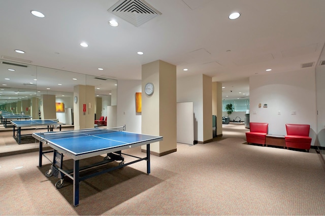 recreation room featuring visible vents, recessed lighting, and baseboards