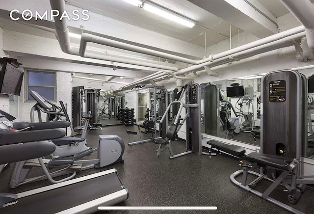305 E 72nd St Unit 4Cn, New York City, NY 10021 - view of gym