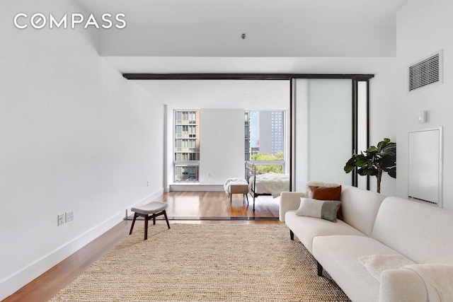 150 Myrtle Ave Unit 602, New York City, NY 11201 - living area with wood finished floors and baseboards