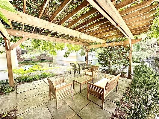 view of patio featuring an outdoor living space