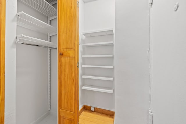 321 E 54th St Unit 2J, New York City, NY 10022 - view of closet