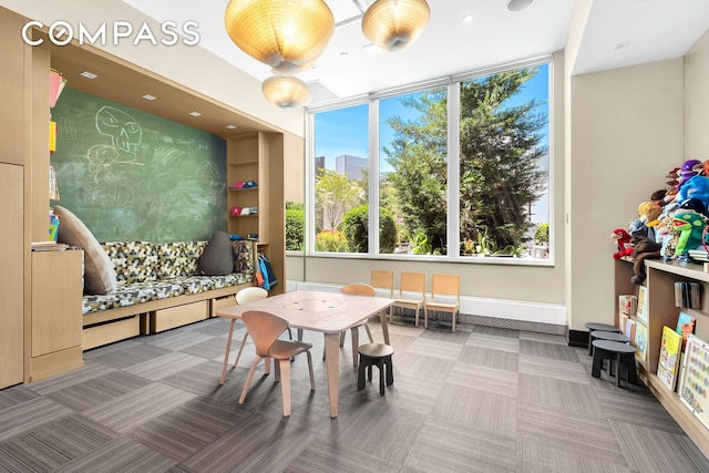 388 Bridge St Unit Ph50D, New York City, NY 11201 - rec room featuring carpet flooring and baseboards