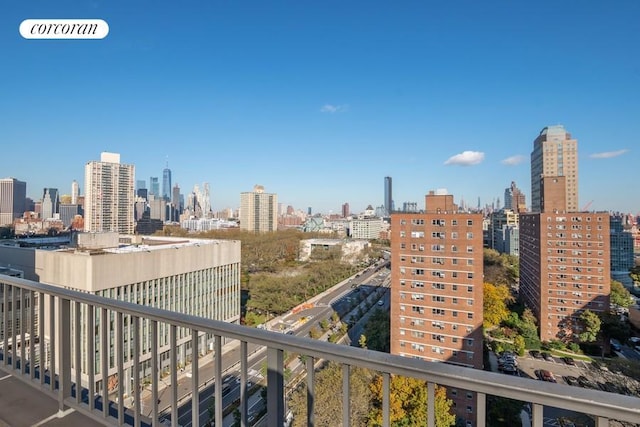 235 Adams St Unit 7B, New York City, NY 11201 - balcony featuring a skyline view