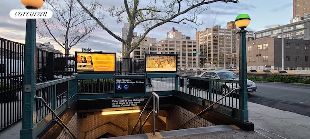 view of home's community featuring a city view