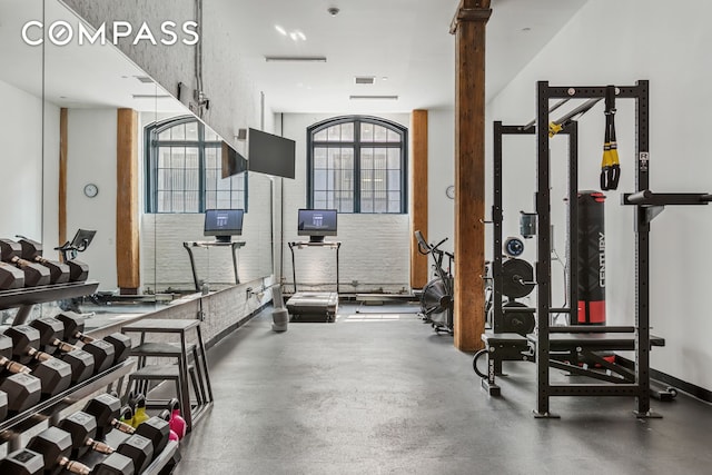 exercise room featuring visible vents