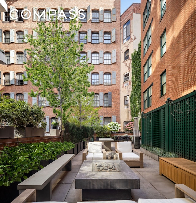 view of home's community featuring an outdoor hangout area