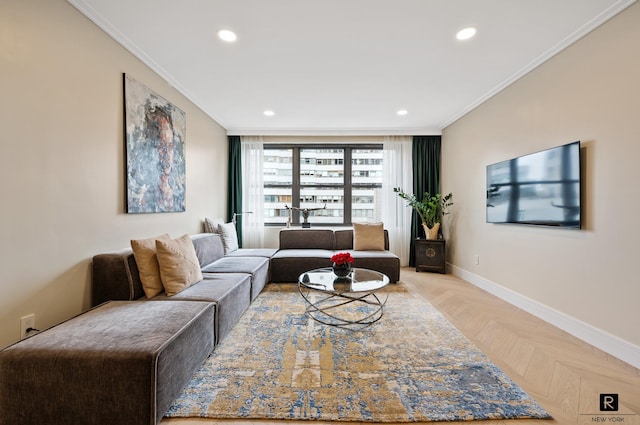 living area with recessed lighting, baseboards, and crown molding