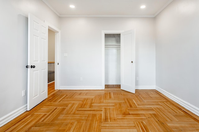 unfurnished bedroom with recessed lighting, a closet, and baseboards