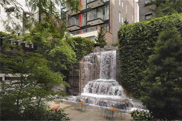 211 E 51st St Unit 10C, New York City, NY 10022 - view of property's community