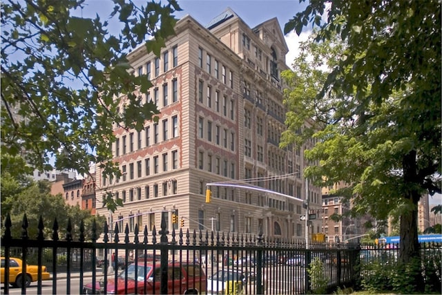 305 2nd Ave Unit 530, New York City, NY 10003 - view of building exterior