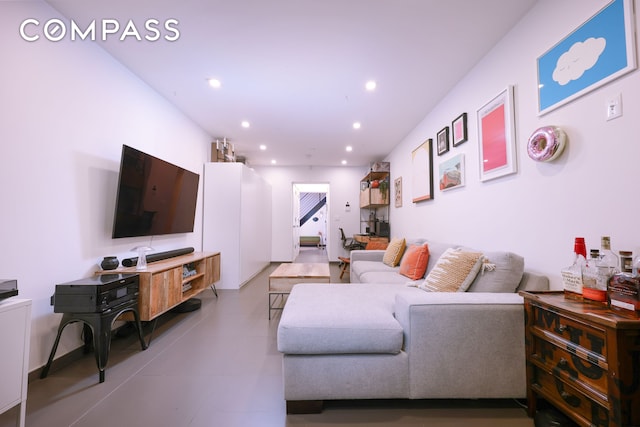 548 Lafayette Ave Unit 1A, New York City, NY 11205 - living room featuring recessed lighting
