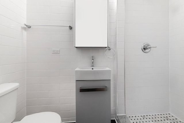 775 Riverside Dr Unit 3D, New York City, NY 10032 - bathroom with vanity, toilet, and tiled shower
