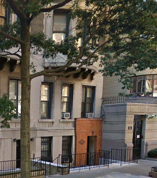 346 W 87th St, New York City, NY 10024 - view of front of house featuring fence