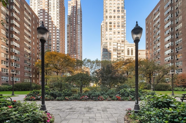 345 W 58th St Unit 6Ss, New York City, NY 10019 - view of home's community with a view of city