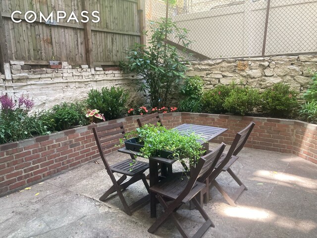 150 E 93rd St Unit 5B, New York City, NY 10128 - view of patio with outdoor dining space