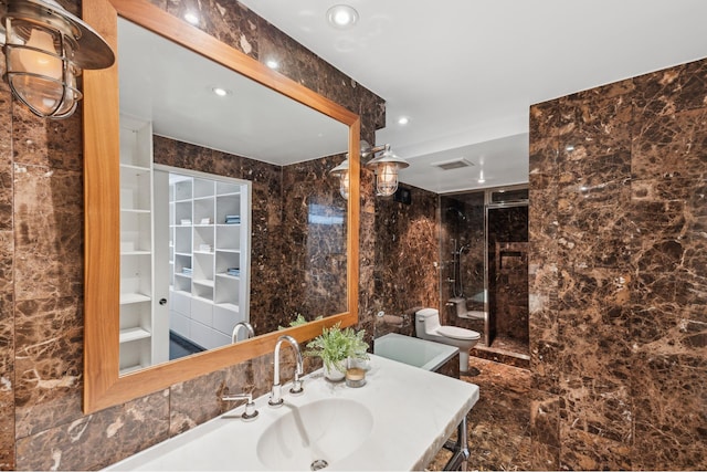 full bath featuring visible vents, recessed lighting, a shower stall, tile walls, and toilet