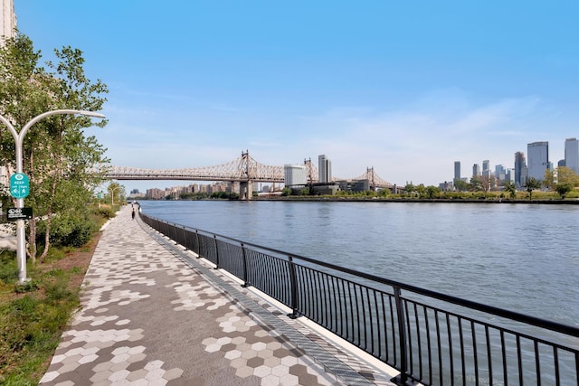 view of water feature featuring a city view