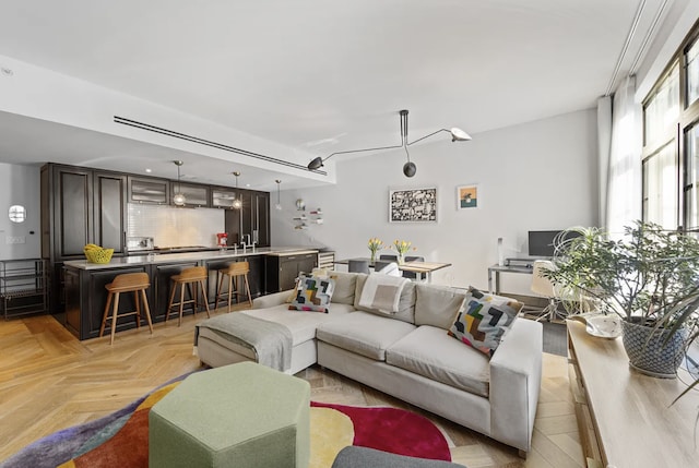 51 Jay St Unit 4/L, New York City, NY 11201 - living room featuring bar area