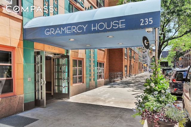 235 E 22nd St Unit 9P, New York City, NY 10010 - view of building exterior