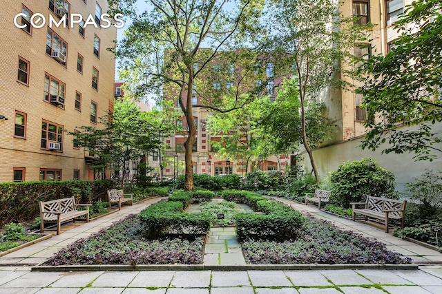 235 E 22nd St Unit 9P, New York City, NY 10010 - view of home's community