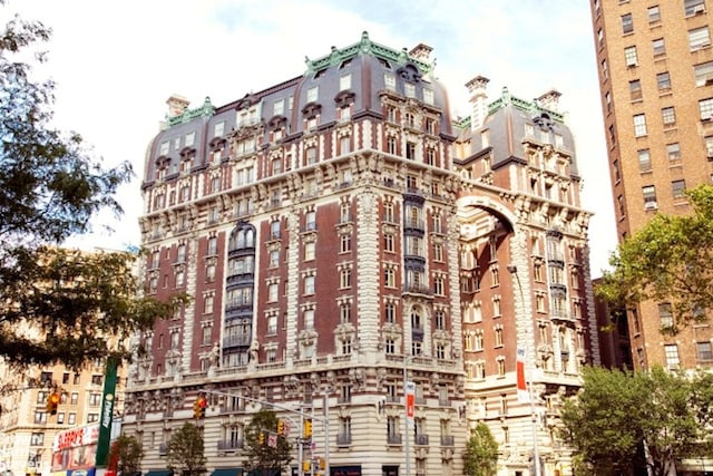 171 W 71st St Unit 9/10A, New York City, NY 10023 - view of building exterior