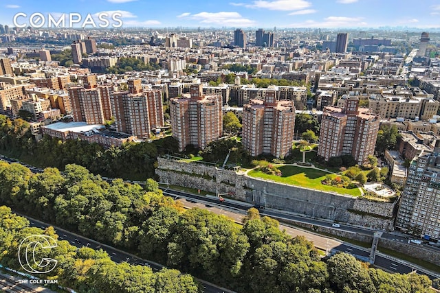 bird's eye view with a view of city