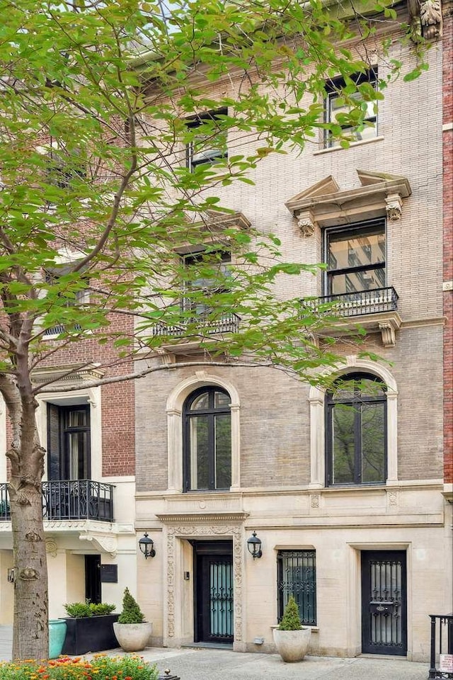 123 E 69th St, New York City, NY 10021 - view of building exterior