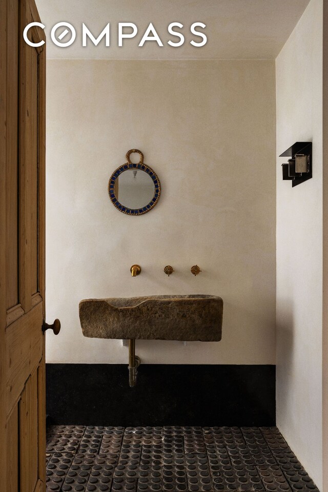125 W 15th St, New York City, NY 10011 - view of bathroom