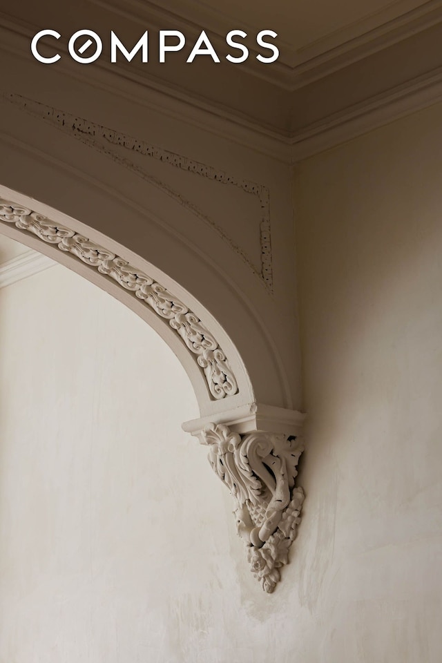 125 W 15th St, New York City, NY 10011 - detailed view of ornamental molding