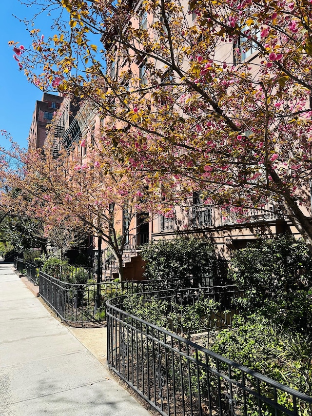 411 W 21st St Unit 3Flr, New York City, NY 10011 - view of property's community