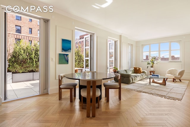 250 E 21st St Unit 10A, New York City, NY 10010 - dining area with ornamental molding and baseboards