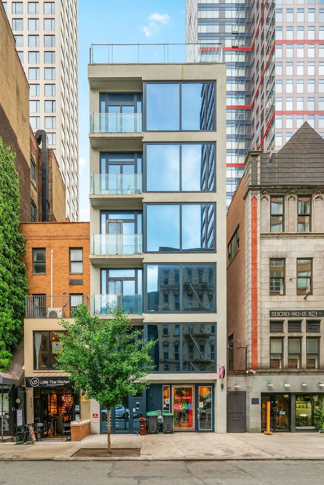 245 E 53rd St Unit 2, New York City, NY 10022 - view of building exterior