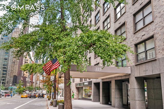 225 E 57th St Unit 14E, New York City, NY 10022 - view of building exterior