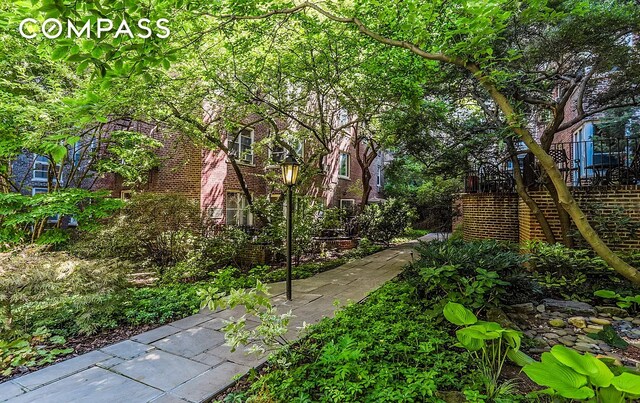 525 E 89th St Unit 3A, New York City, NY 10128 - view of yard