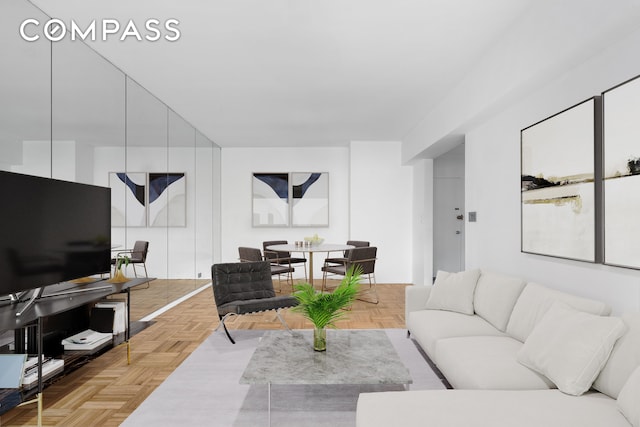 333 E 66th St Pha, Pha, New York City, NY 10065 - view of living room