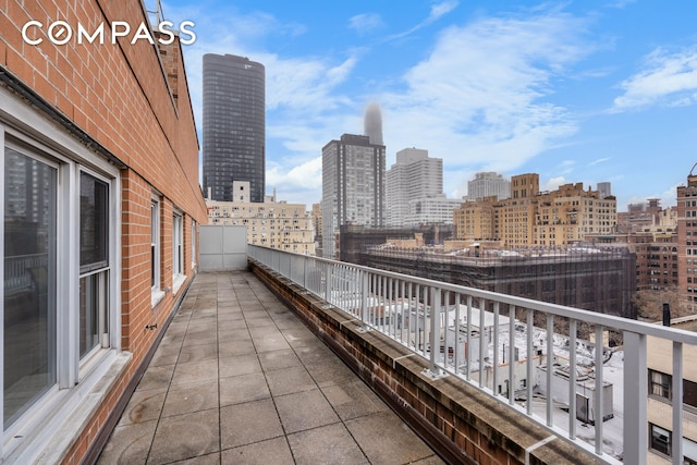 333 E 66th St Pha, Pha, New York City, NY 10065 - balcony with a skyline view