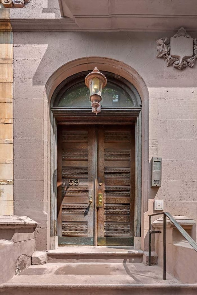 59 E 73rd St, New York City, NY 10021 - view of doorway to property