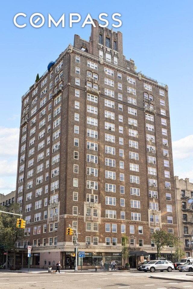 302 W 12th St Unit 5G, New York City, NY 10014 - view of building exterior