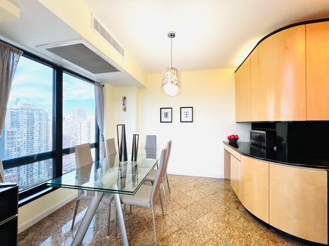 530 E 76th St Unit Ph35H36H, New York City, NY 10021 - common area with visible vents