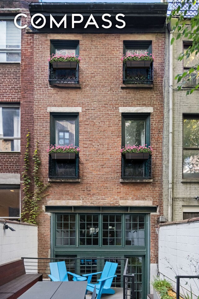 view of building exterior