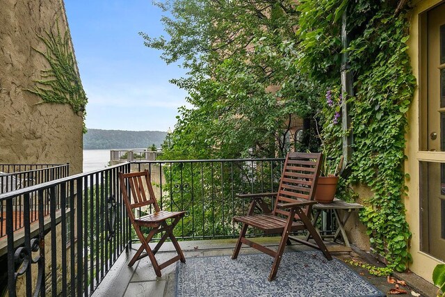 2501 Palisade Ave Unit H2, New York City, NY 10463 - balcony with a water view