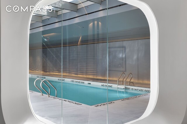 520 W 28th St Unit 18, New York City, NY 10001 - view of pool