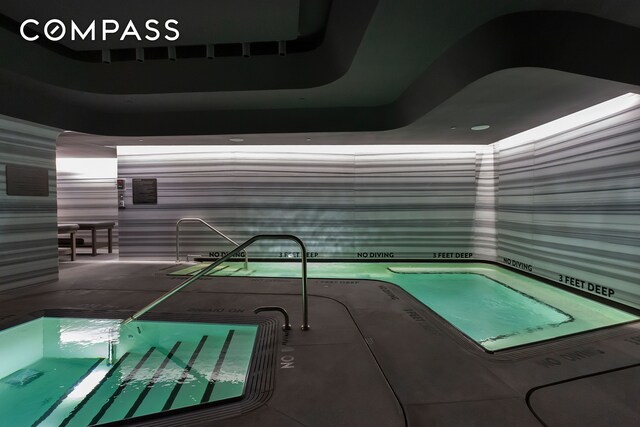 520 W 28th St Unit 18, New York City, NY 10001 - view of pool