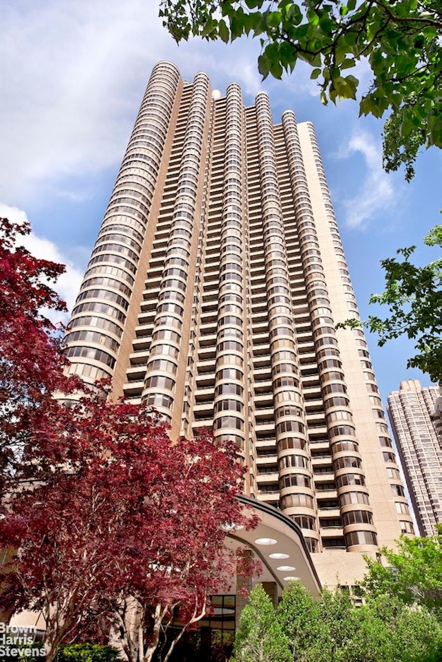 330 E 38th St Unit 51Ef, New York City, NY 10016 - view of building exterior with central AC