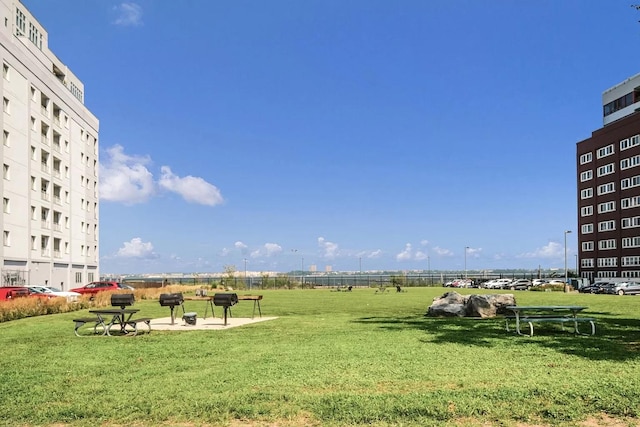 10 Bay St Unit 1-A, New York City, NY 10301 - view of property's community featuring a lawn