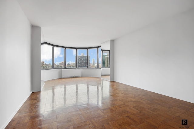 330 E 38th St Unit 26-A, New York City, NY 10016 - empty room with a view of skyline