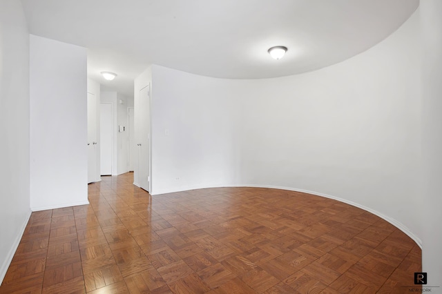 330 E 38th St Unit 26-A, New York City, NY 10016 - empty room featuring baseboards