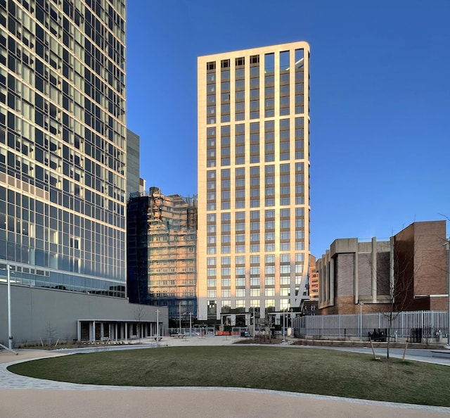 29-18 41st Ave Unit 2-D, New York City, NY 11101 - view of building exterior
